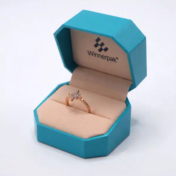 green ring box cut corner